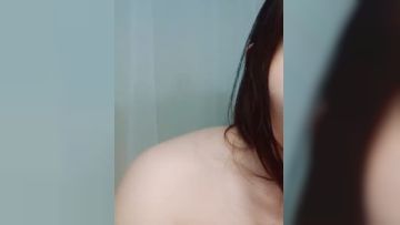 肉肉的姑奶奶~极品巨乳~阴道边上流下的奶特别像极了老公射进去的精液~假大鸡巴狂撸~享受欢乐多多！