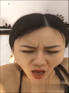 豆芽姐教弟弟寫作業~怎麼還沒開始寫就摸起來了!!怕髒還去浴室玩到噴~!!