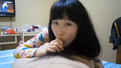 如狼很有女人味的良家风骚美少妇出轨男网友，阴毛还刮了说自己是骚逼非常主动叫声勾人对白清晰