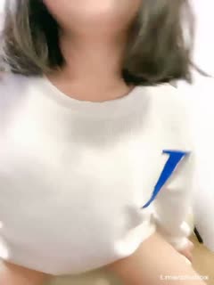 粉紅色奶頭C罩杯美乳