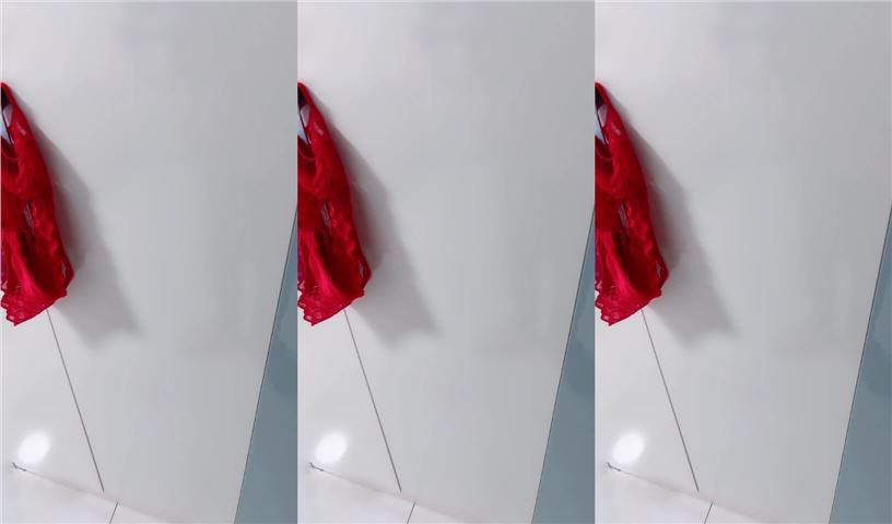 給騷逼嫂子 藥效來了想摳逼各種磨蹭，趁機拿下，然後半推半就之下插入大屌