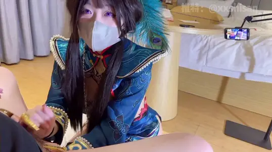 玉玲瓏的手交服務白臀肥鮑慘遭蹂躪