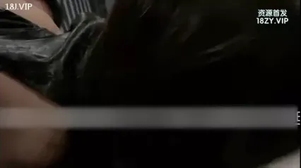 看著女友被操，自己擼，極品女神3P