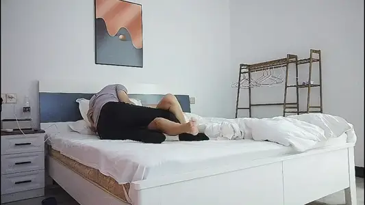 【戀歌（原愛情故事）】老公不在家，出軌，一開始還放不開，脫光騷得不得了，刺激