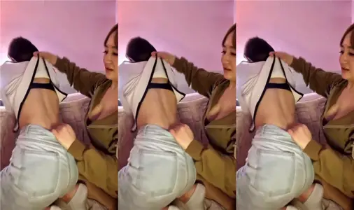 紋身女同性戀之吻！兩個韓國少婦舌吻互舔起來無比投入，超刺激超有感覺，看了就想一起操了
