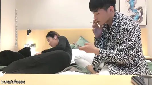 【#91約妹達人】泡良佳作，酒吧搭訕00後幼師，都開房了還裝純，強制推倒不也插得挺爽，對白精彩