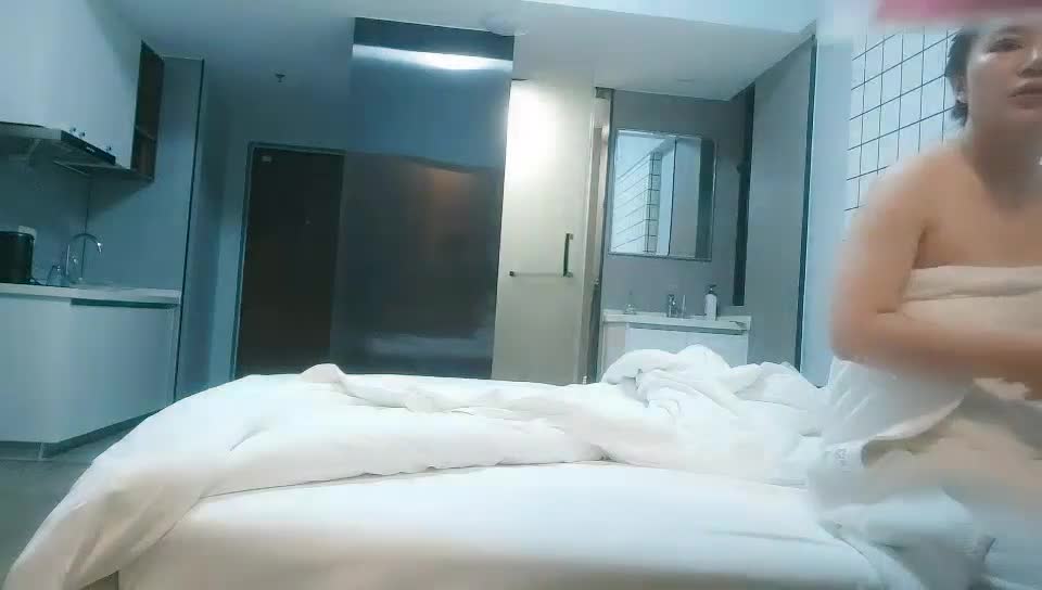 老六探花 和新婚不久的人妻約炮