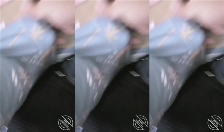 我有一個單親騷媽媽  時隔兩個月騷媽沒來月經了 肚子明顯大了是不是內射惹的禍 客廳裡再幹孕媽