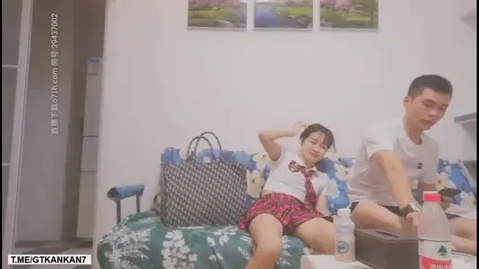 網約01年jk裝嫩妹，兩個奶子剛好一手抓