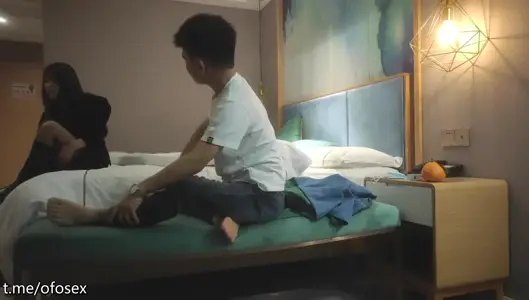 高端小模特，大圈高顏值，黑色網襪美腿，S型身材超棒，小哥盡情輸出，搞得妹子癱軟
