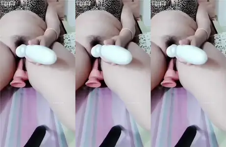 吊鐘巨乳熟女 愛吃大桃子 自慰福利1V1裸聊視頻洩密