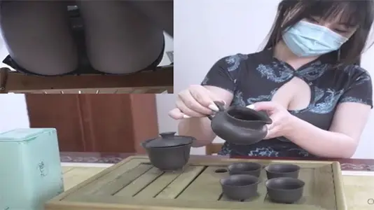 Onlyfans極品白虎網紅NANA：性感茶藝老師溼身誘惑
