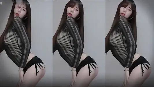 舞嫣小妖精老闆千元定製大尺度舞蹈視頻、抖胸搖臀極度誘惑.