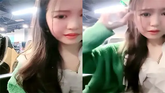 貧乳馬尾騷女高跟淫語挑逗，直播互動近拍狂扣蜜穴自慰噴水！