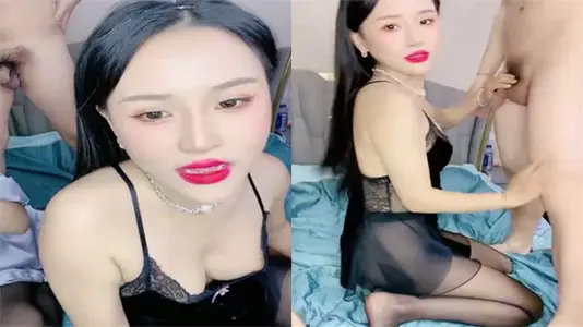 黑絲大奶飢渴欲姐口交伺候蒙面狼友操