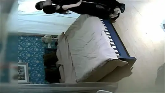 OL人妻の誘惑 黑絲高跟配蕾絲緊身裙的長髮美豔御姐辦公室激情實錄