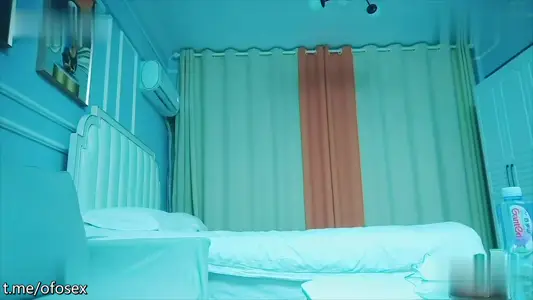 高端外圍女探花小雨哥酒店3000塊 約操極品氣質白虎妹，嬌喘都透出氣質