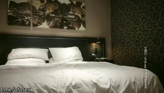 深圳高端大圈外圍女神，極品大胸迎戰肌肉佬，花式啪啪勁爆刺激不可錯過