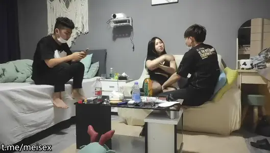 好兄弟，你乾妹子我觀看，這個愛好有點奇特