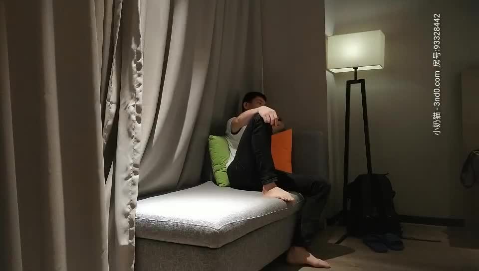 鸭总侦探 刚出道的少妇