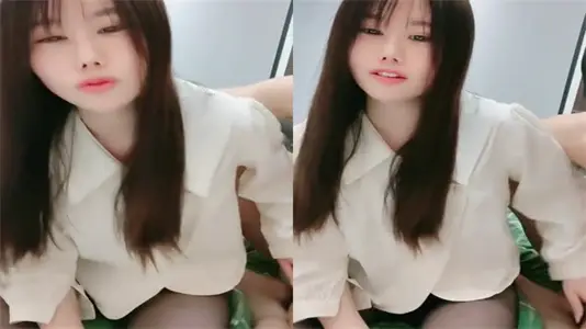 黑絲肥臀美少女任狼友摳穴爆操，嫩穴被玩到高潮噴水