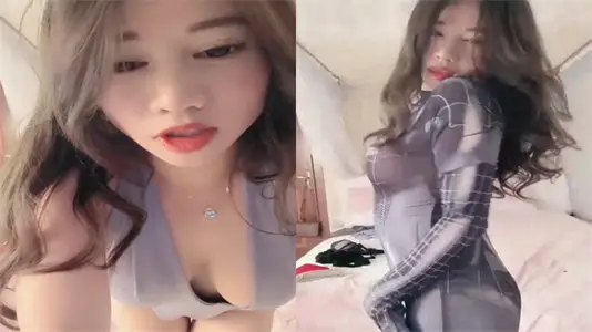 飢渴大奶騷婦深夜發情摳逼