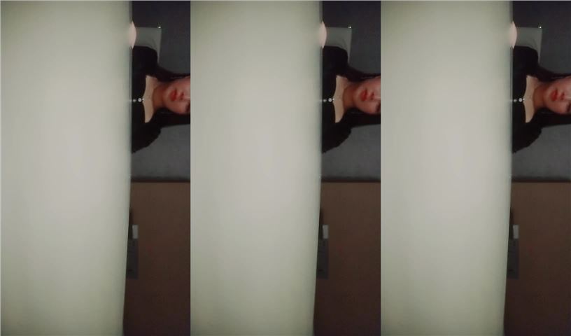 【搞兼職學生妹】，今夜極品美少婦，白皙滑膩的肌膚，含情脈脈的眼神，小夥今晚賺到了，這尤物太超值了