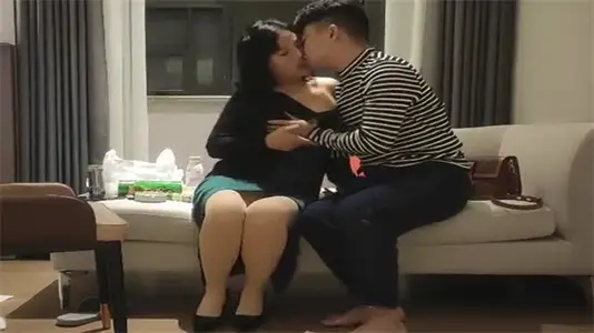 加錢哥珍藏版：極品人妻舉手投足勾魂奪魄，風情萬種溼身誘惑