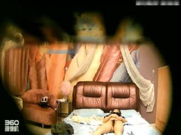 艺术主题宾馆长发背带裤眼镜文艺学姐美丽大方典型的闷骚女衣服没脱露出下体噼开腿说快点快点用力呻吟声如此的饥渴