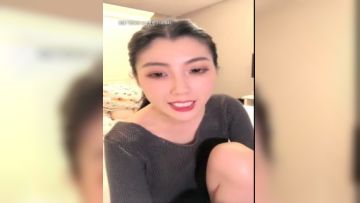 小可爱纯纯骚货御姐：我没有买过跳蛋什幺的，那个时候没有什幺人是我的对手，呸男人，最后还是乖乖漏逼发骚赚钱，哈哈哈！第06集