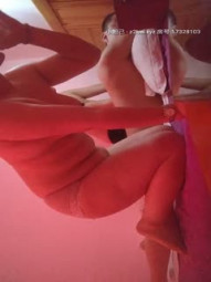 最接地气探花【足疗店小粉灯】老村长今晚开荤养生店找了两个兼职良家玩双飞 轮着女上骑乘操