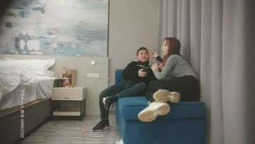 每个妹子都要亲自来洗一洗，还要小穴抽烟。角度完美手法专业大淫魔