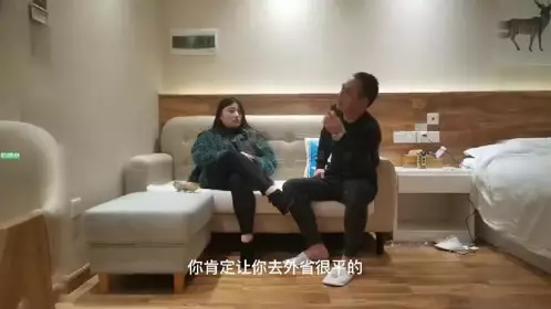 【利哥探花】最近比较有特色的一个美女170cm长腿女神，被粗暴抽插对待，最后干哭了，纯欲天花板…