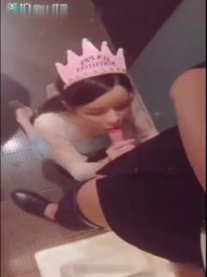 富二代KTV里的淫乱聚会现场和美女在洗手台上开操