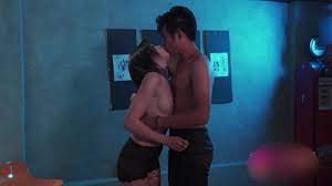 麻豆传媒映画最新国产AV佳作-MD-0081 床下闺蜜  变态室友强制作爱 艾秋出演