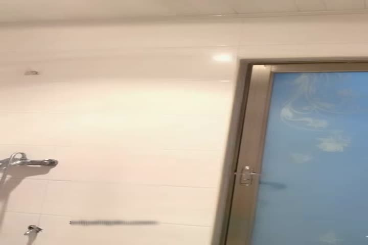 第一次加入果聊界的极品良家豪乳美眉 有网友为加V决...