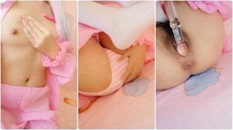 美女妹妹美乳诱惑勾引大屌神男等着大屌来插嫩逼