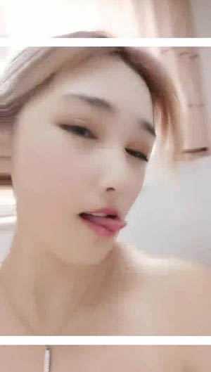 嗲嗲的美乳小奶猫骚爆炸天 勾搭两兄弟午夜玩车震 无套骑乘玩的美乳乱颤