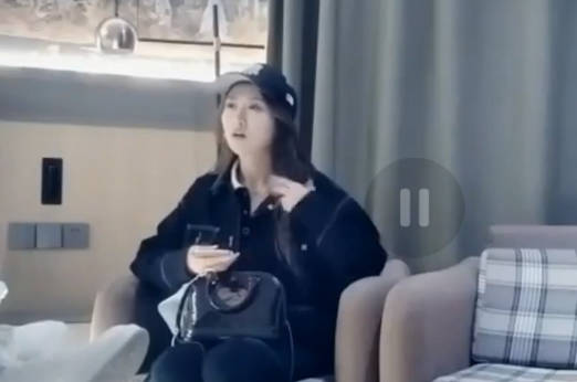 白虎除毛实录！吸盘肉棒在浴室自慰到高潮