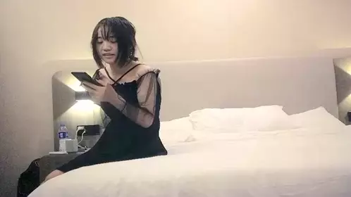 黑裙妹子TP啪啪，口交擡腿侧入大力猛操