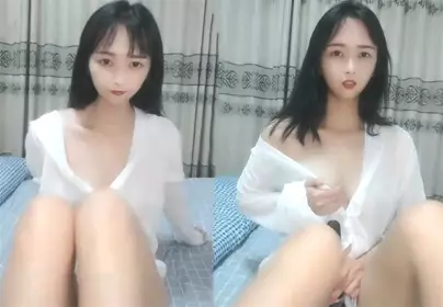 kakka高颜值气质白皙美女道具自慰，拨开内裤假吊骑坐大黑牛震动特写