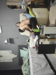 【专约老阿姨】，今夜换外围，2600网约漂亮女神，粉胸翘臀，沙发女上位激情四射，兄弟围观尤物高潮