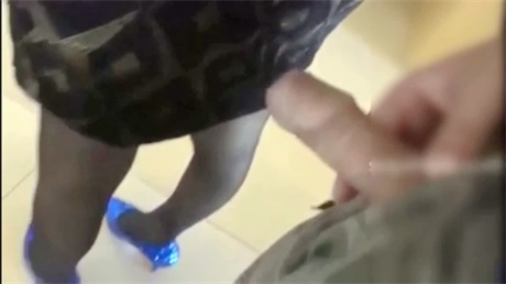 哎呀你干嘛呀你有病最牛逼射狼尾随贵妇射完还要摸屁股