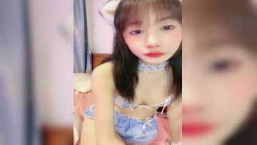 软绵绵的乖巧妹子，露脸白丝情趣装诱惑狼友，掰着逼逼给狼友看，揉着小奶子跳蛋自慰呻吟，表情好骚精彩刺激第01集