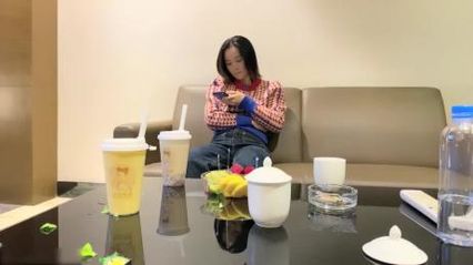 极品探花约啪 - 孤单的良家人妻少妇出来排解欲望，渴望的吸吮大屌 希望赶紧插入进来