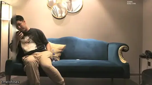 黑衣女神吊带裹胸白嫩皮肤好吸引人啊 性感大长腿苗条身姿 满满风情立马冲动上手爱抚舌吻啪啪大力骑操