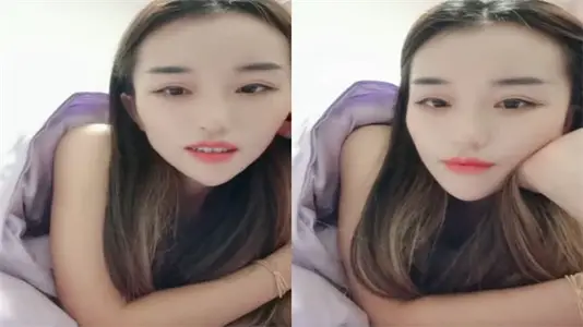 肤白苗条美女口活挑逗男友，骑乘上位激情狂操