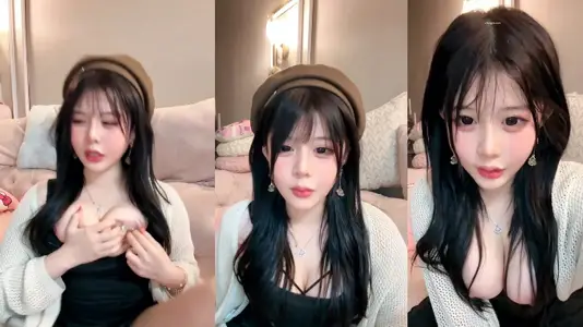 超美主播【猪猪侠】用震动笔自慰到高潮，淫水潮喷湿透床单