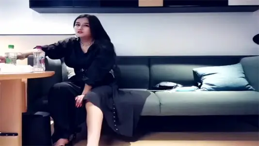 9总探花第四场第二弹 极品长腿黑丝美女酒店偷拍实录 真实流出