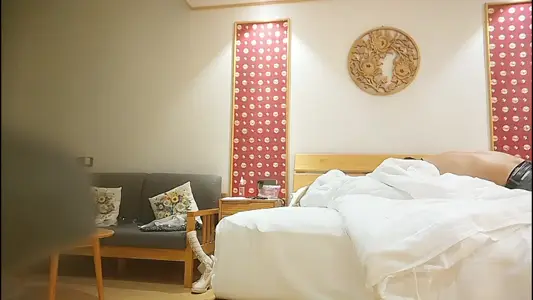 【换妻传媒】约一对中年夫妻4P交换，精彩继续，一人一个全力输出，打桩机猛怼